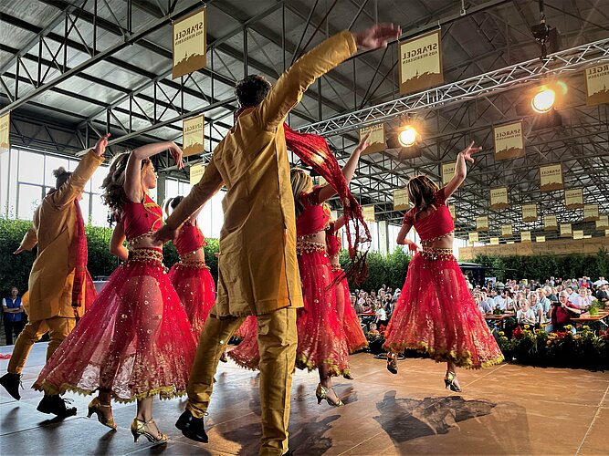 Die Herbslebener Tanzgruppe bringt orientalischen Zauber auf´s Spargelfest